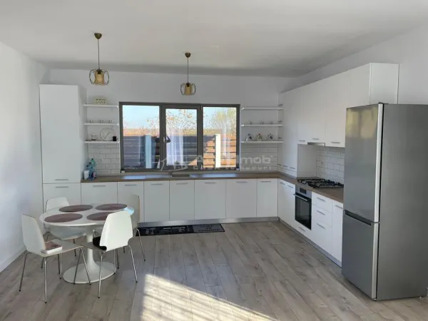 Casă 4 camere Tamasi - poza 5