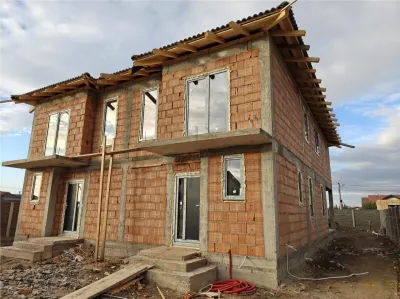 DUPLEX BINE COMPARTIMENTAT - ZONA CENTRALA - 3 BAI - Mosnita Noua