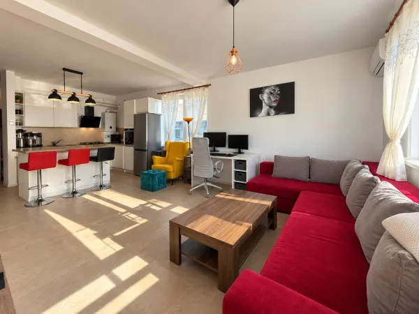 Apartament 3 camere Dumbrăvița - poza 1