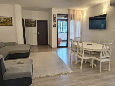 Giroc | 4 camere | 100 mp | 2 băi | 2 balcoane | Parcare - Giroc