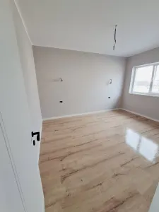 Casă 4 camere Moșnița Veche - poza 14