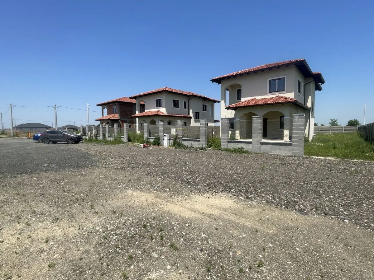 Casă 4 camere Moșnița Nouă - poza 1