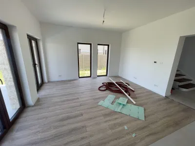 Casă 4 camere Moșnița Nouă - poza 10