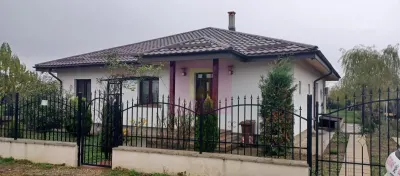 Sabareni, casa parter 145 mp, curte 1000 mp, mobilata, utilata - Sabareni