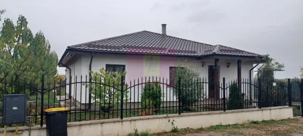 Casă 4 camere Sabareni - poza 2
