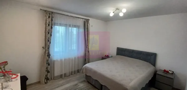 Casă 4 camere Sabareni - poza 14