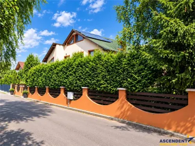 Vila cu 3 spatii de locuit independente, 385 mp utili, confort si natura, Brasov, Sacele - Sacele