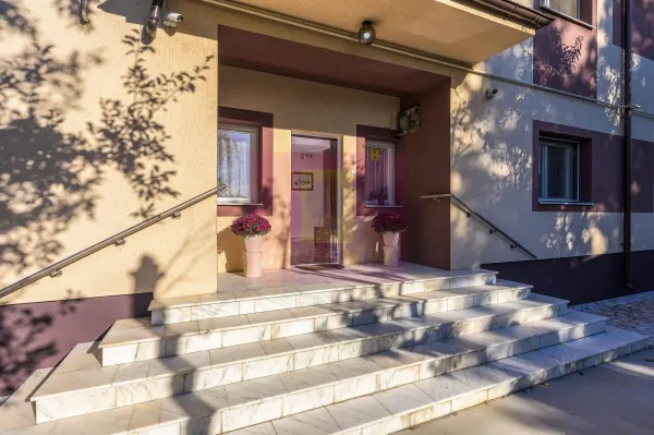 Casă 8 camere București - poza 1