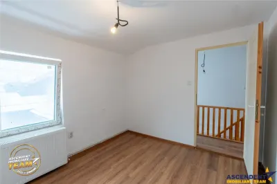Casă 5 camere Târgu Secuiesc - poza 13