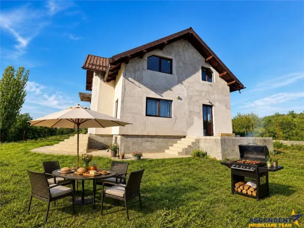 Casă 5 camere Sinca Veche - poza 1
