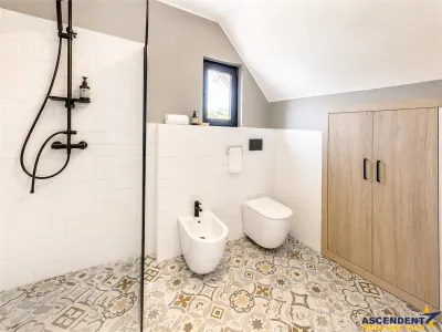 Casă 5 camere Sinca Veche - poza 15
